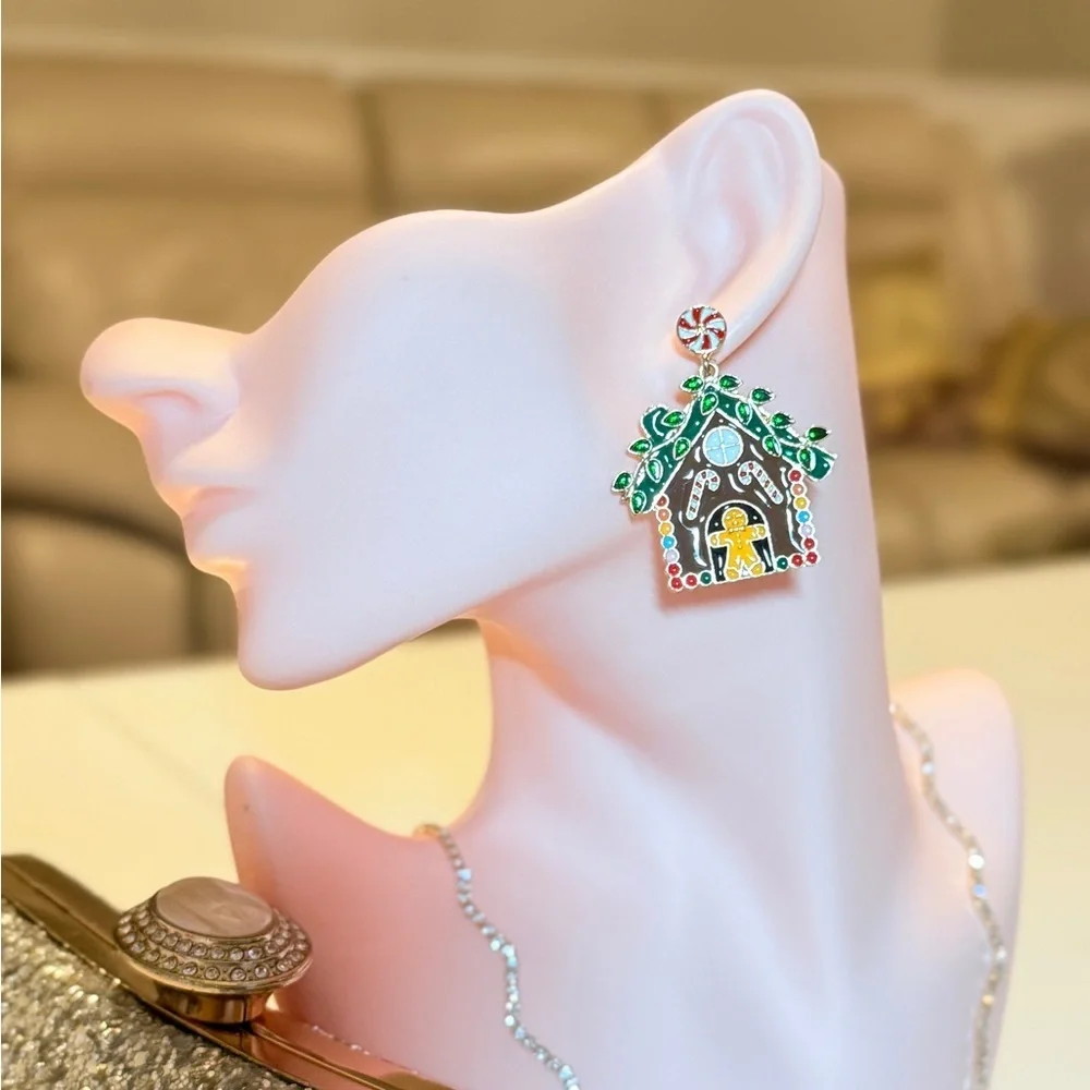 ⚜️ Festive Gingerbread House Earrings